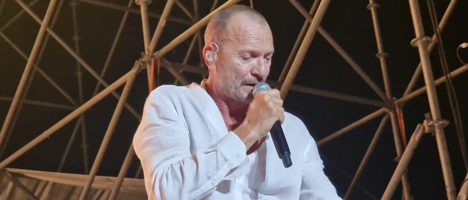 Roccella Summer Festival 2024, partenza esplosiva con il doppio sold out di Biagio Antonacci al Teatro al Castello