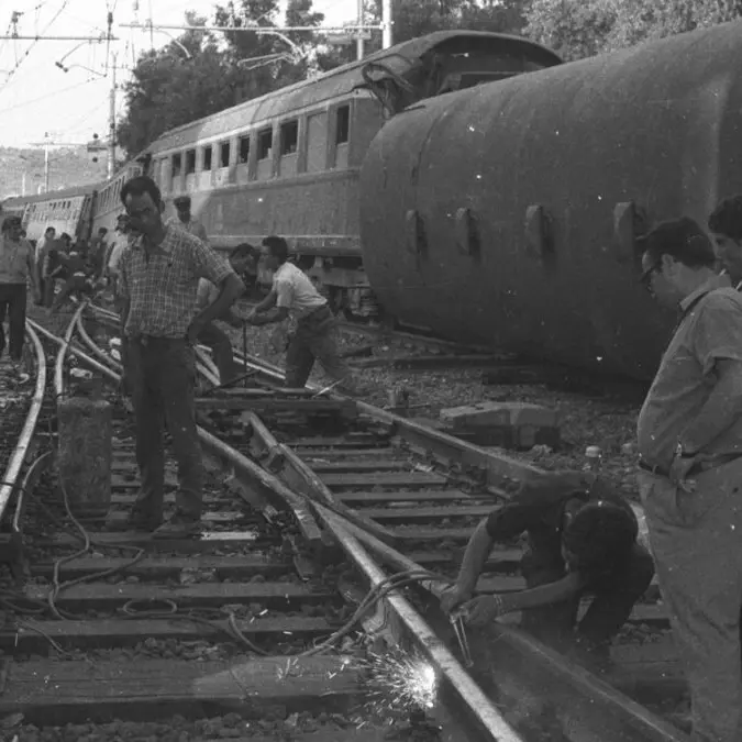 Gioia Tauro 22 luglio 1970, nell’Italia degli anni di Piombo il deragliamento del Treno del Sole
