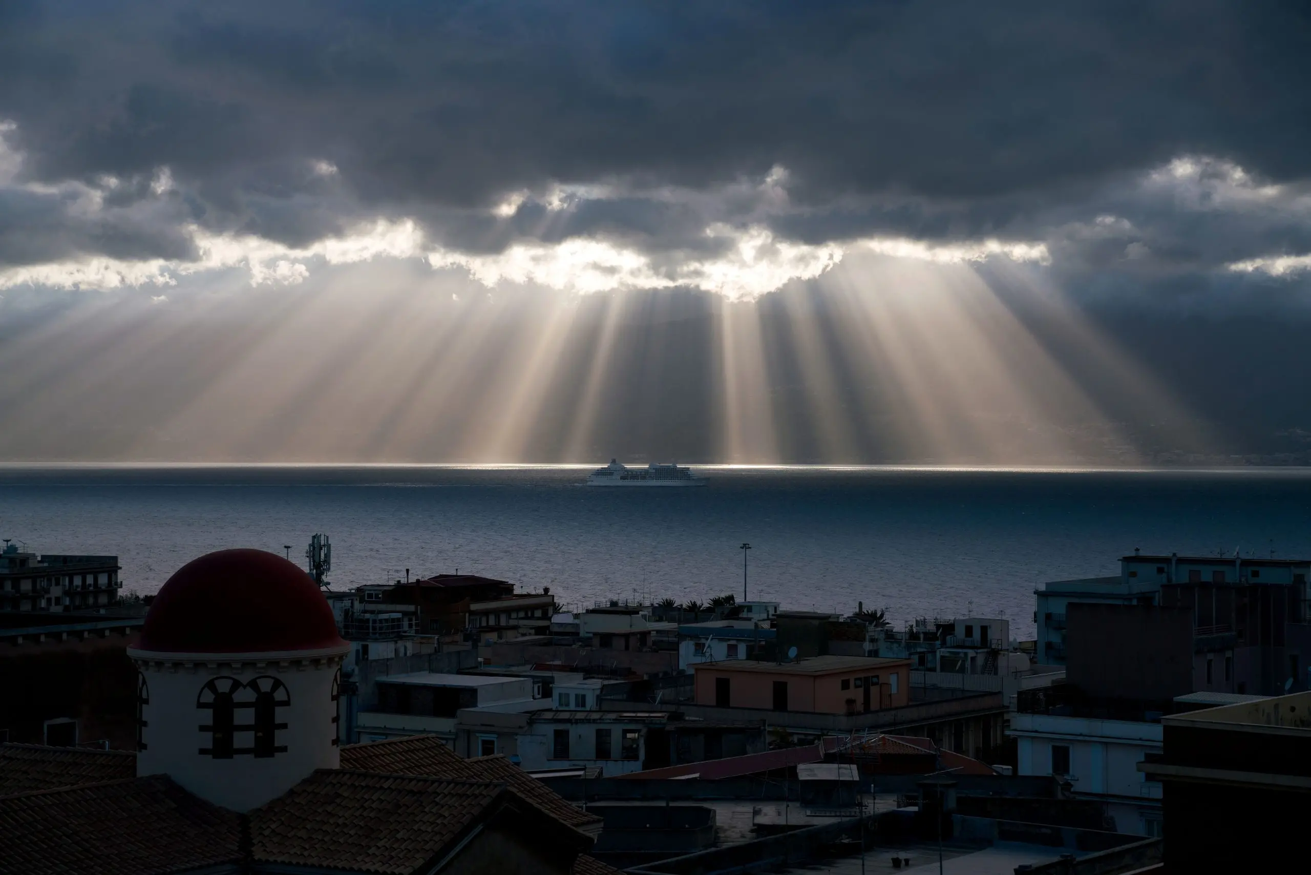 Squarci di luce sullo Stretto