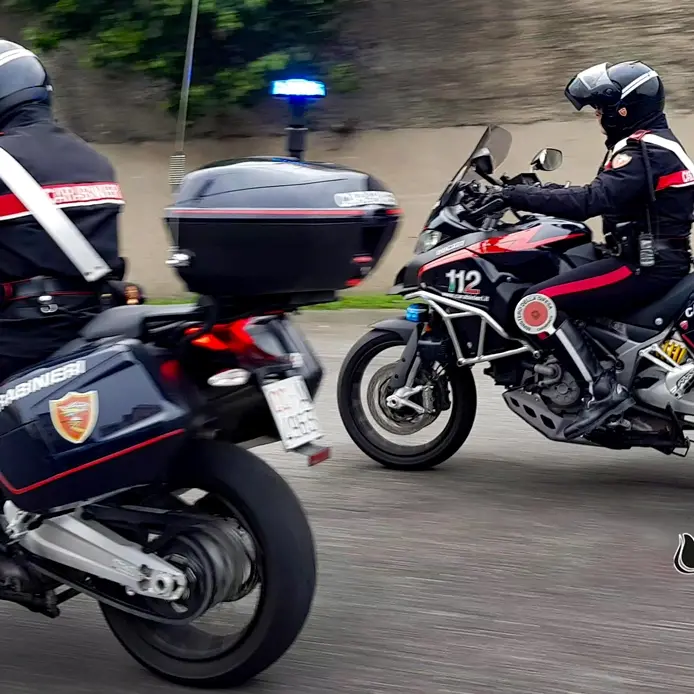 Reggio, 27enne rapinato: fermati due cittadini venezuelani