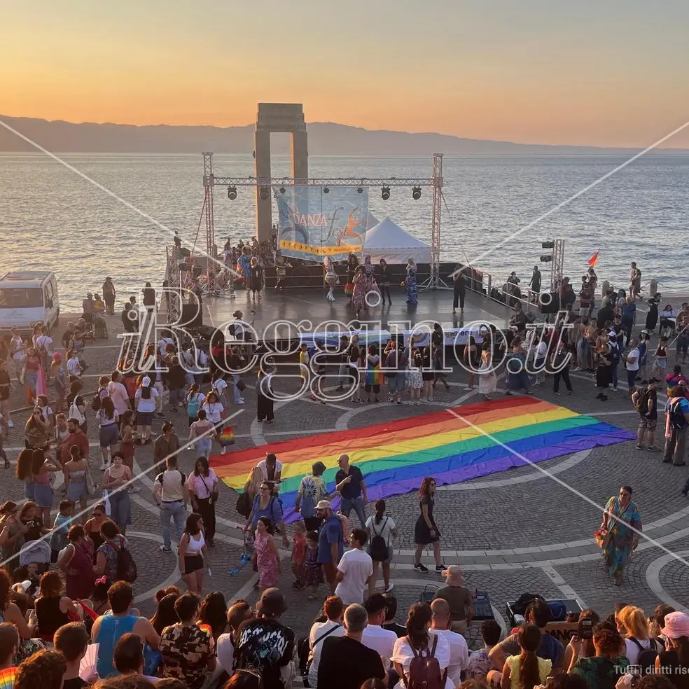 L’onda Pride tornerà a Reggio nel 2026. L’Arcigay: «Solo una pausa. Il nostro impegno sul territorio è in crescita» - VIDEO