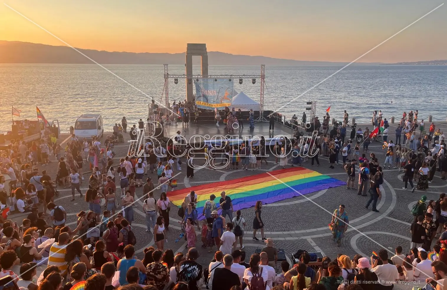 L’onda Pride tornerà a Reggio nel 2026. L’Arcigay: «Solo una pausa. Il nostro impegno sul territorio è in crescita» - VIDEO