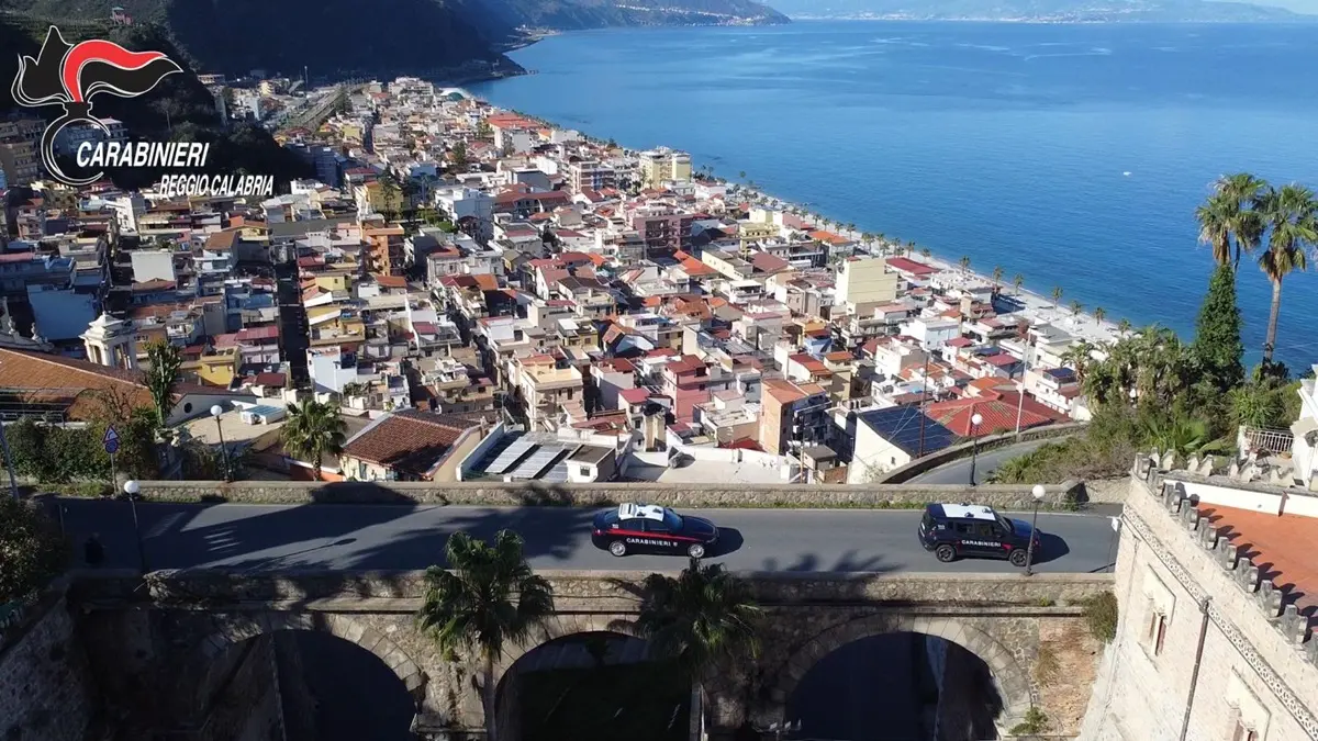 Bagnara, arrestati due uomini: percepivano il reddito di cittadinanza senza averne diritto - VIDEO