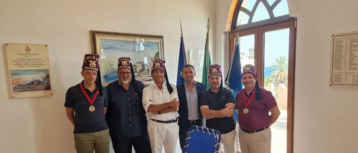 Bova Marina, l'Emirat Shrine Rhegion dona al Comune una carrozzina da spiaggia per bambini disabili