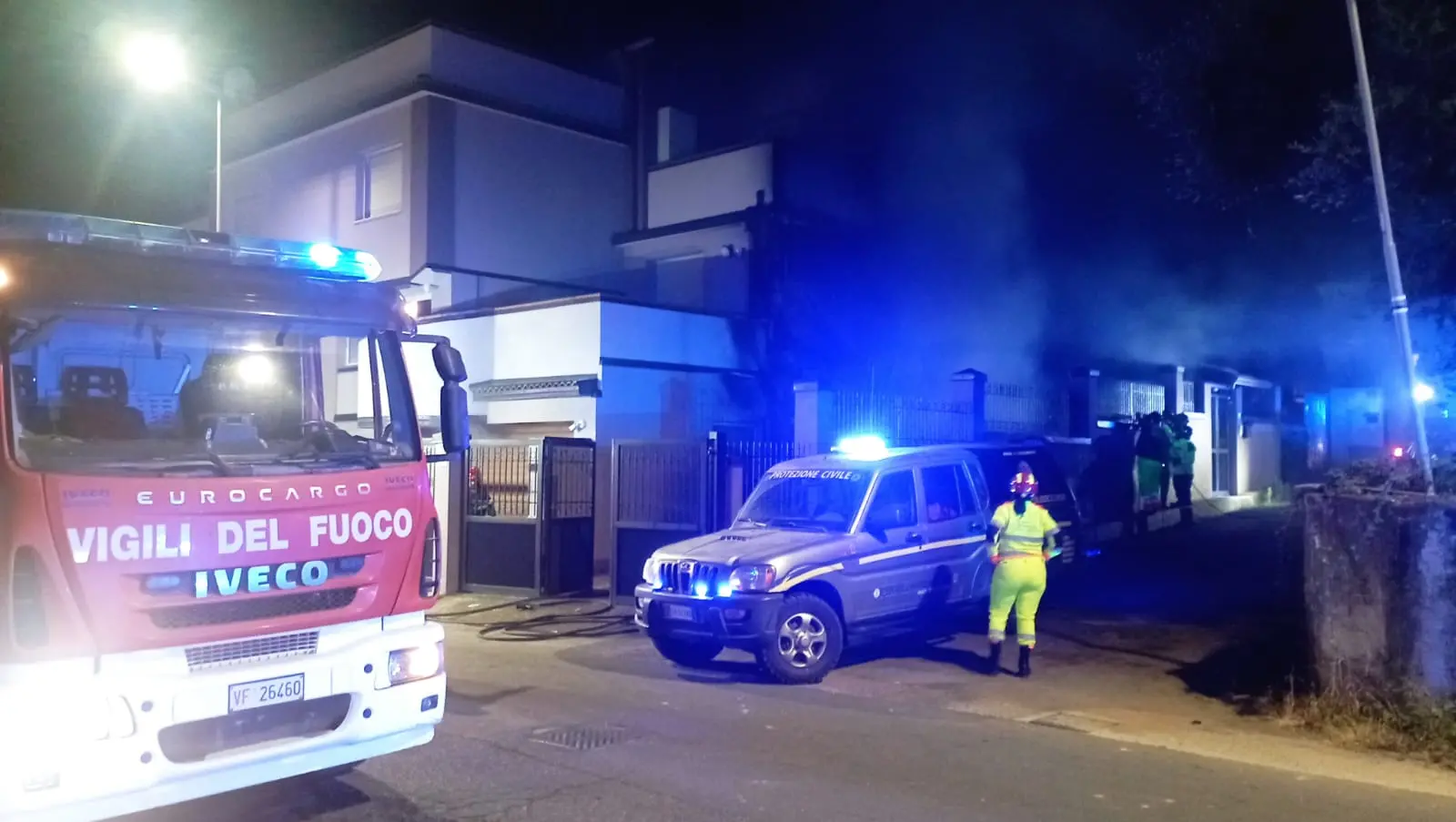 Camper incendiato a Gioia Tauro, il messaggio del sindaco Simona Scarcella