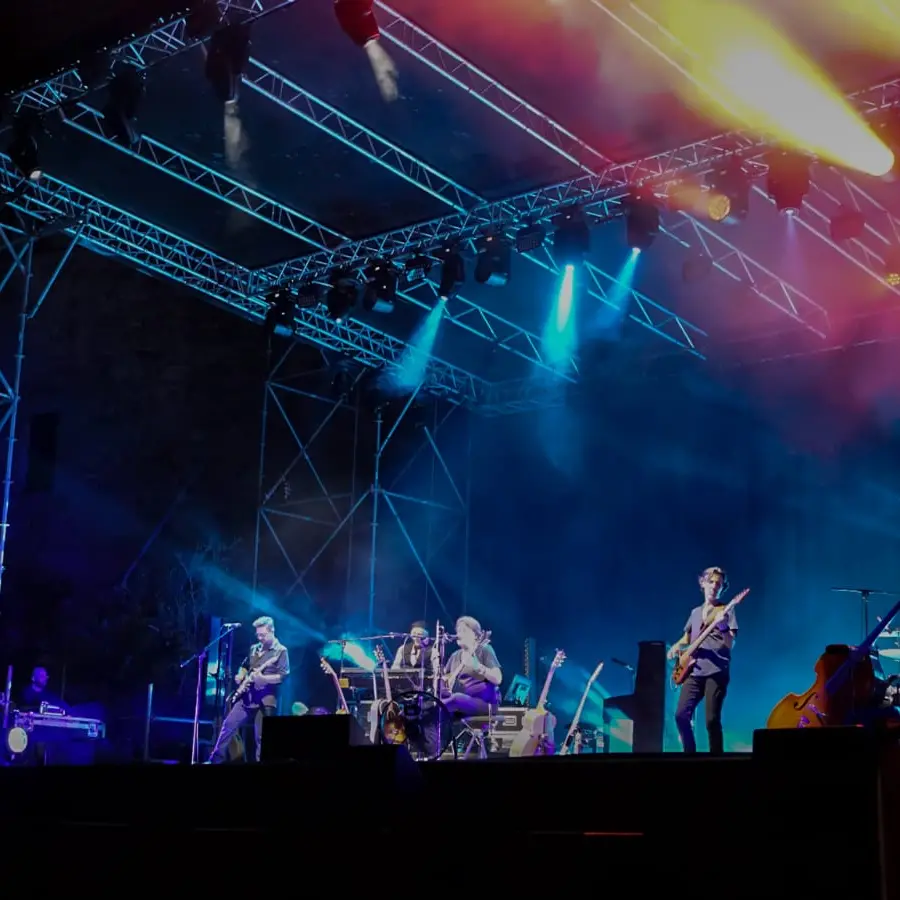 Piazza Castello canta De Andrè: a Reggio Calabria grande successo per il secondo live del Festival ReC