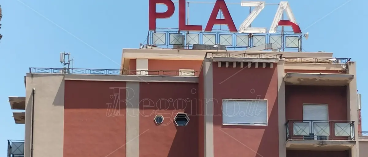 Villa tra memoria e recupero dei beni, Caminiti: «Iniziamo con l'hotel Plaza che presto sarà sede dell'Arma»