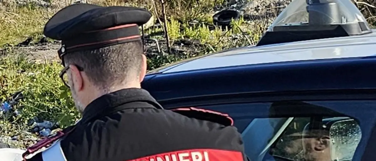 Gioia Tauro, faceva sniffare cocaina sul cofano della sua macchina e deteneva hashish: arrestato