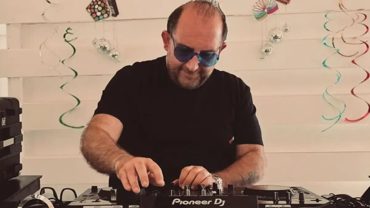 Estate 2024, successo per l'Artista Gioiese \"Raimondo Iannì, in arte Rays Deejay\"