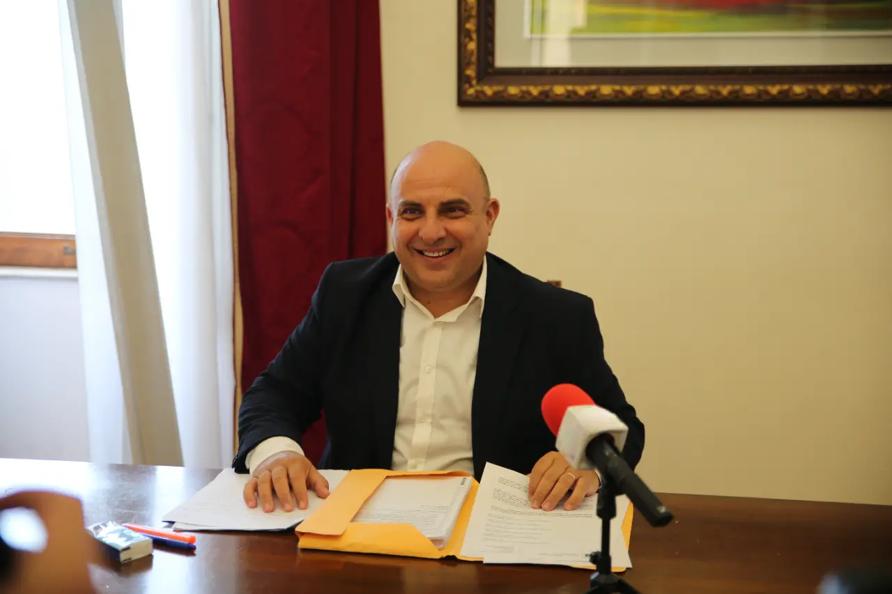 Reggio, emergenza scuole, Ripepi: «Spero che domani la Briante preferisca il Senato della Città ai bagni delle scuole»