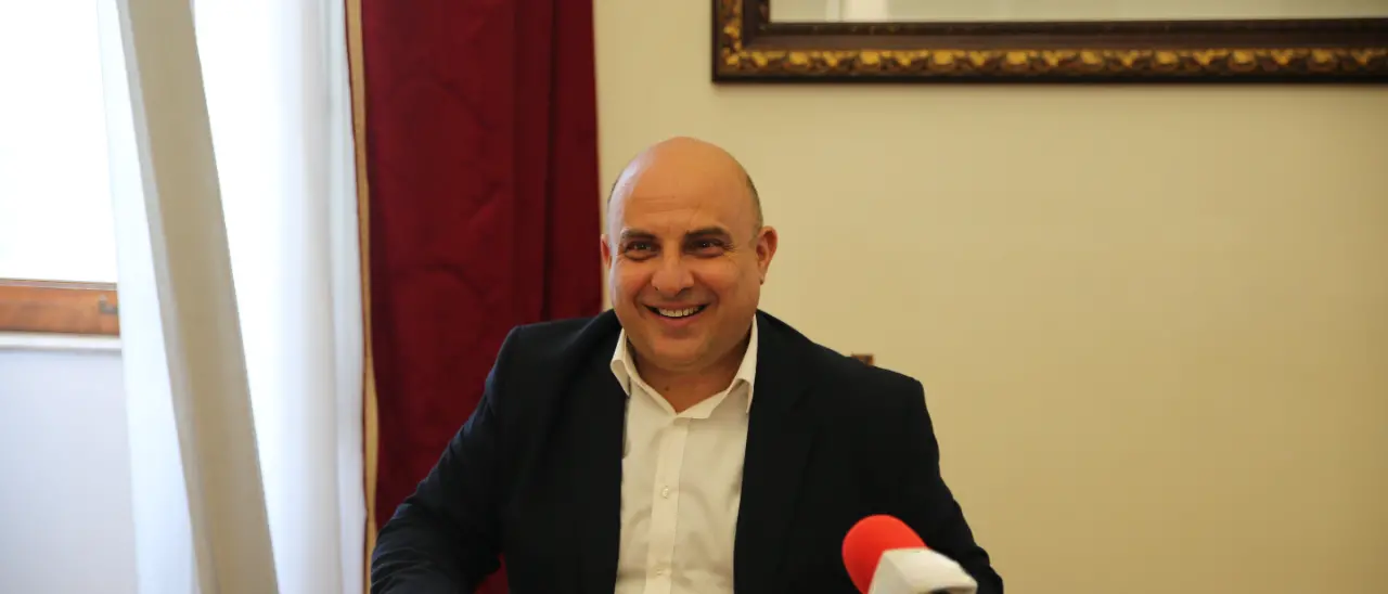 Reggio, emergenza scuole, Ripepi: «Spero che domani la Briante preferisca il Senato della Città ai bagni delle scuole»