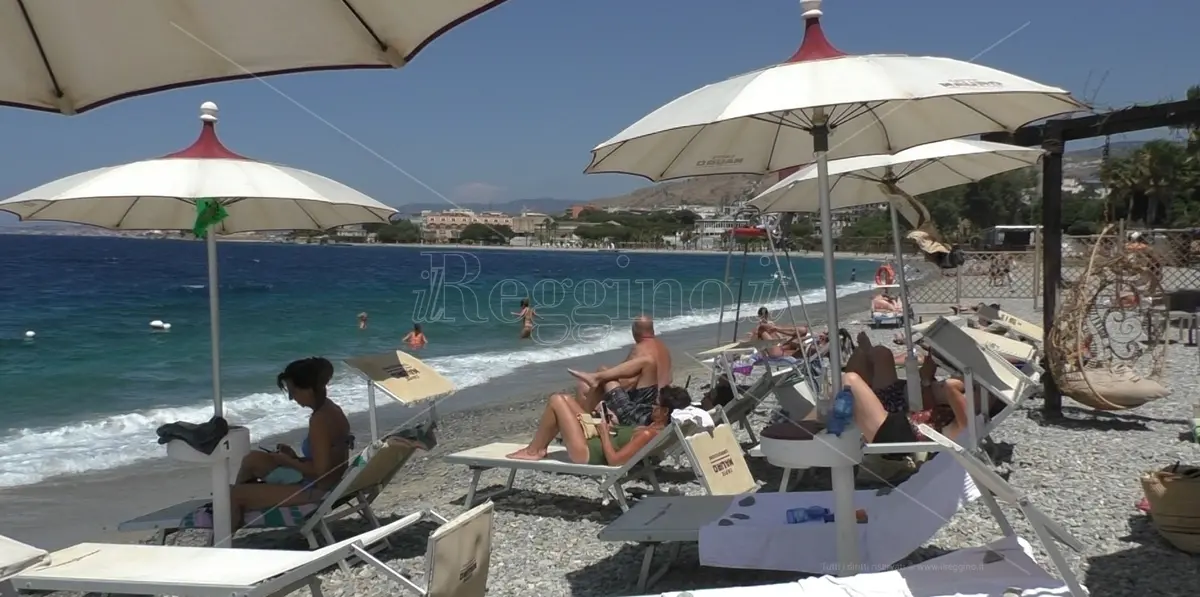 Estate a Reggio con il mare in città per turisti e residenti- VIDEO