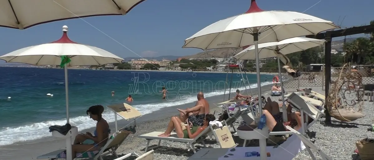 Estate a Reggio con il mare in città per turisti e residenti- VIDEO