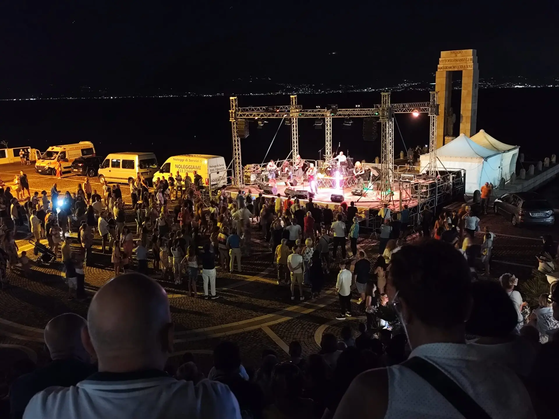 Il folk-rock graffiante di Enrico Capuano e la Tammurriata Rock chiudono il festival “Radici”