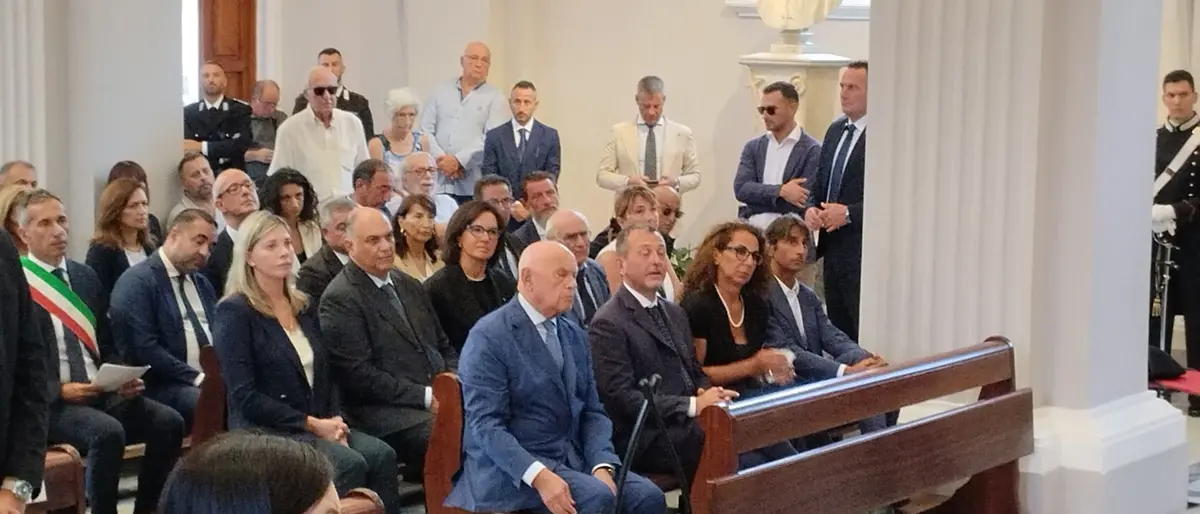 Locri, l'ultimo saluto a Maurizio D'Ettore