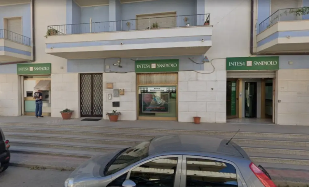 Monasterace rischia di perdere lo sportello bancario, l’appello del sindaco (e del Procuratore Lombardo)
