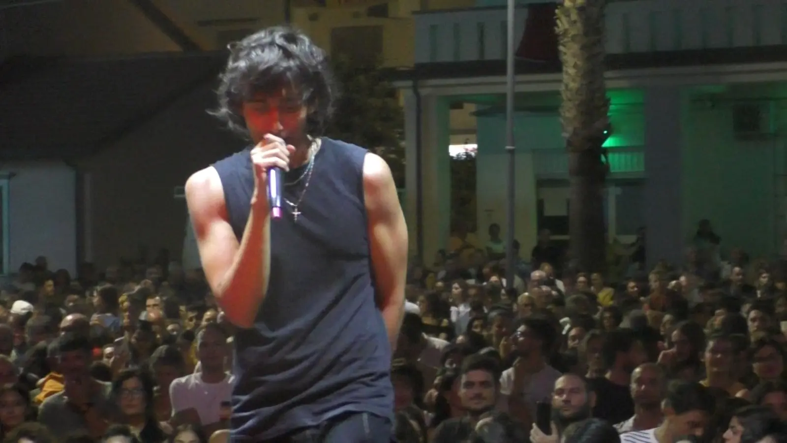 S.I.M.O., il giovane cantautore reggino che sogna il palco di Sanremo: «vivere, scrivere e osare di più»