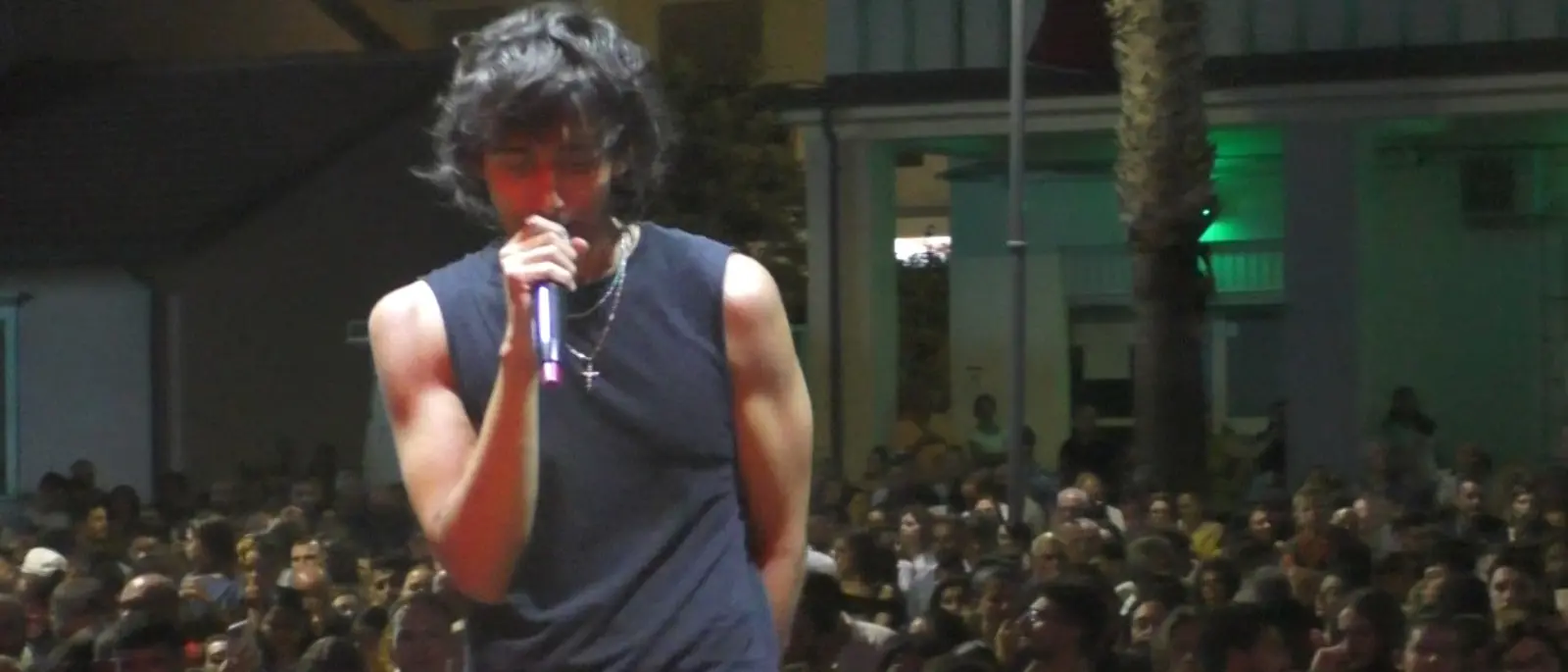 S.I.M.O., il giovane cantautore reggino che sogna il palco di Sanremo: «vivere, scrivere e osare di più»