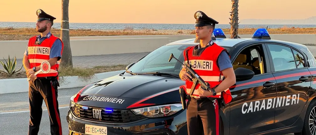 San Ferdinando, Carabiniere fuori servizio sventa furto delle pedane per disabili sulla spiaggia