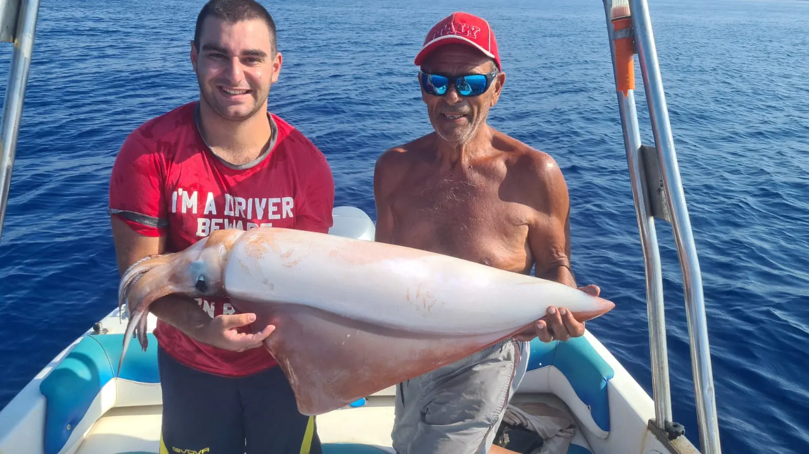 Pescato a Saline un calamaro gigante dal peso di 15 kg