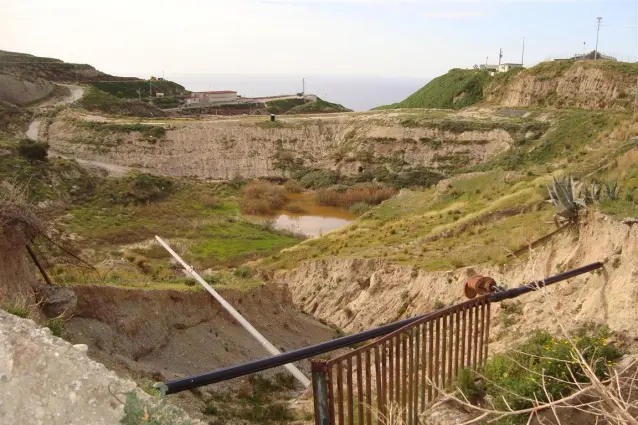 Lazzaro, discarica Comunia. Crea:«La popolazione continua ad essere esposta al pericolo»