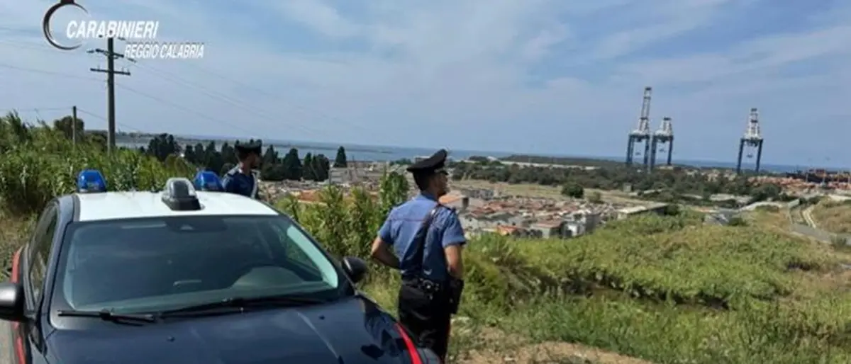 Gioia Tauro, controllate abitazioni con piscina: nove persone denunciate per abusi edilizi