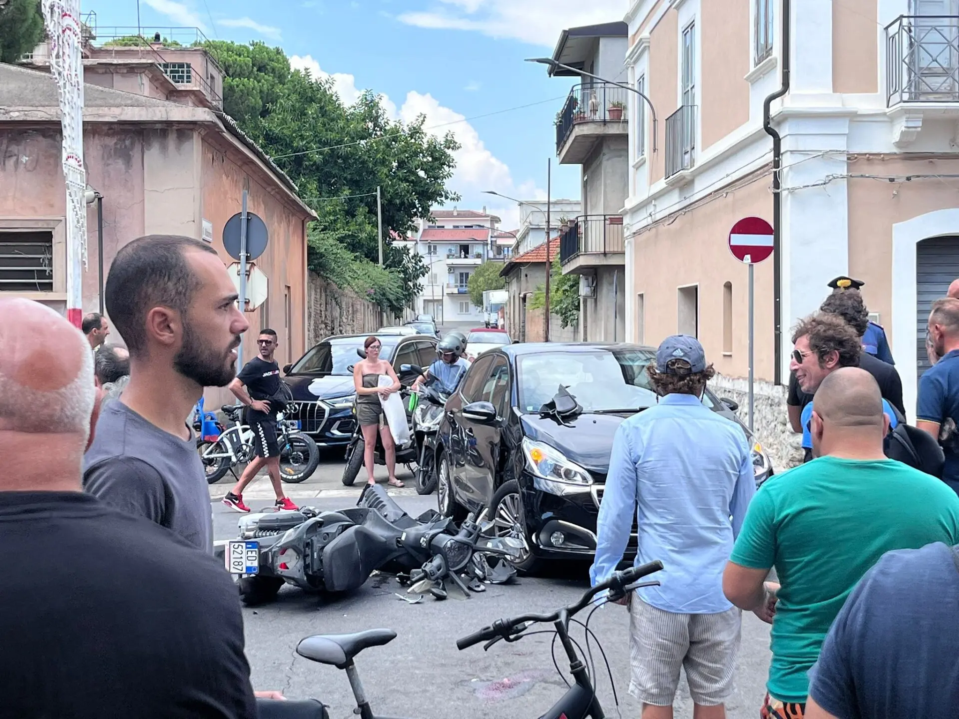 Incidente stradale a Siderno: attivato elisoccorso per mancanza di mezzi disponibili