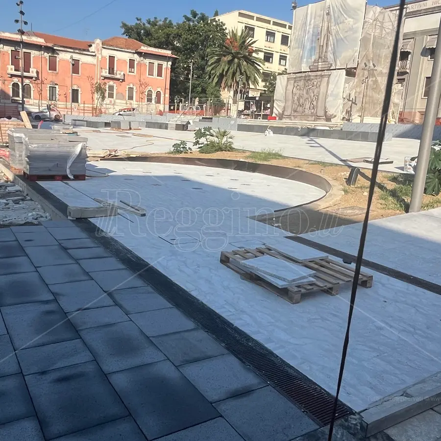 Reggio, Piazza De Nava sarà completata entro la metà di ottobre: il cantiere sarà sospeso per il passaggio della Vara
