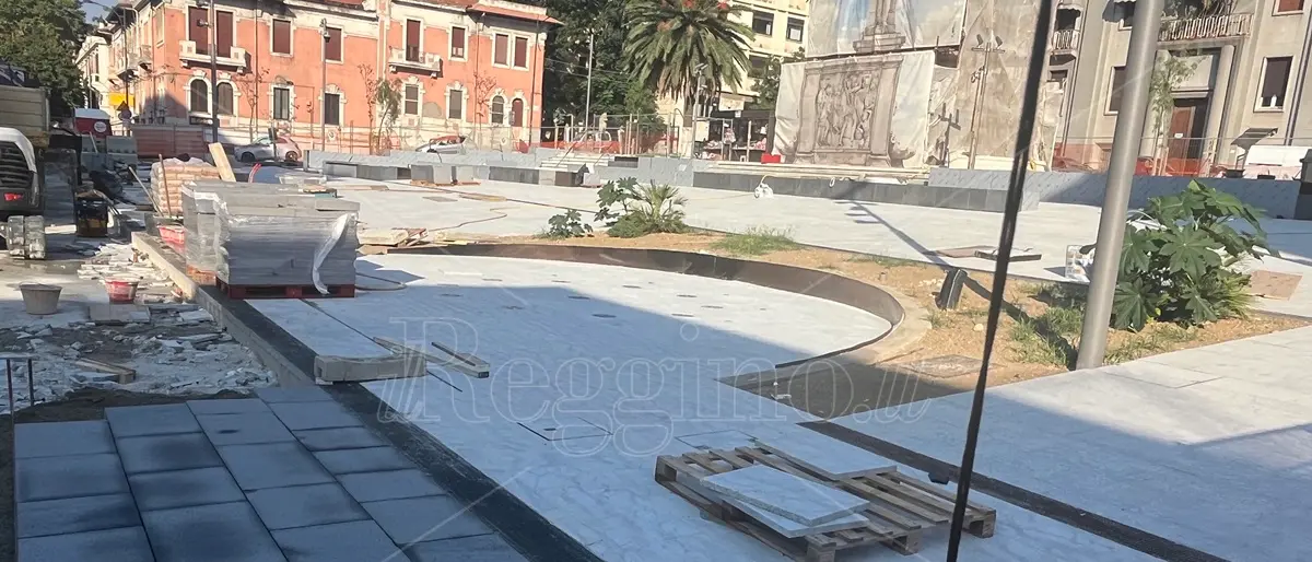 Reggio, Piazza De Nava sarà completata entro la metà di ottobre: il cantiere sarà sospeso per il passaggio della Vara