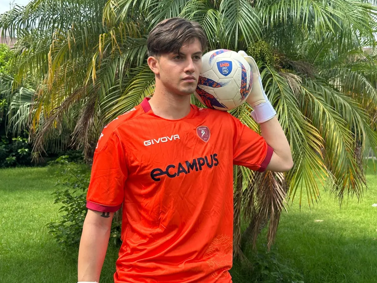 Reggina, il portiere Roman Lazar sottoscrive un contratto annuale