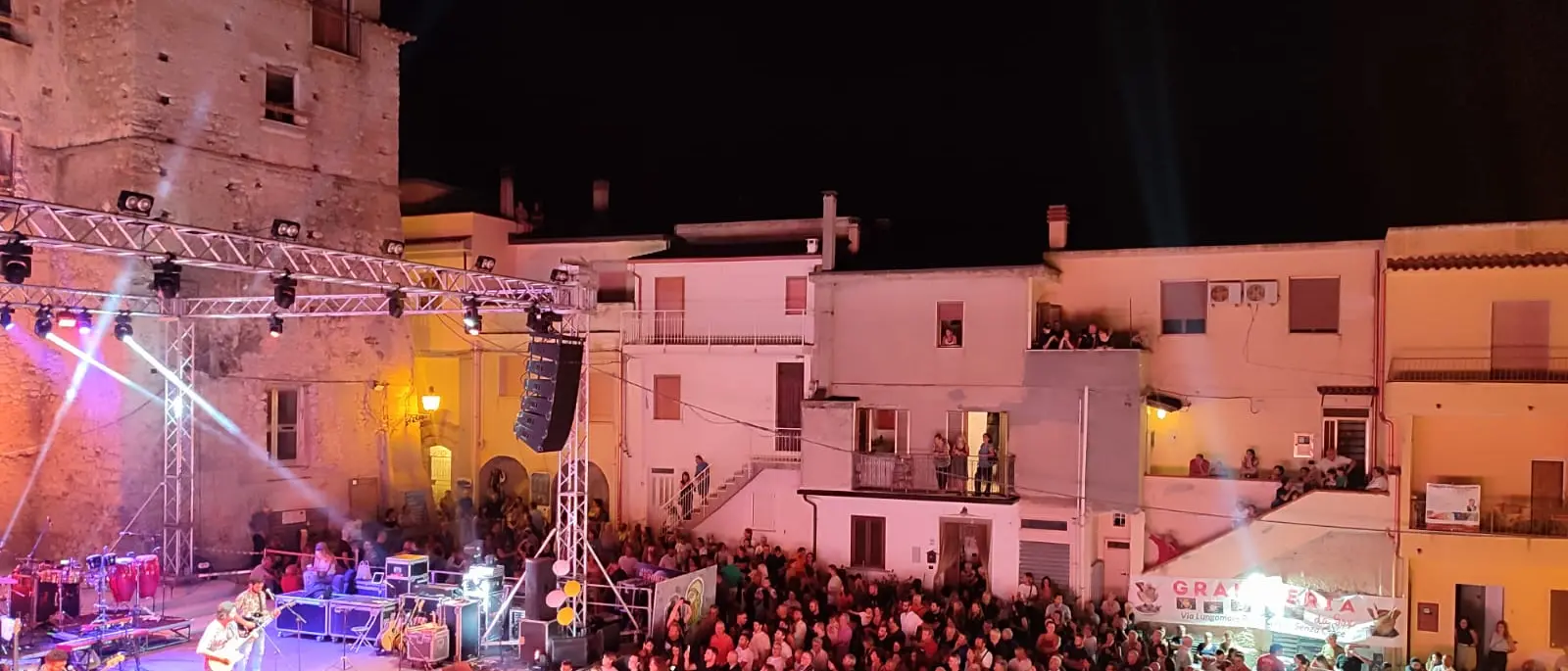 Il Festival dei Borghi Mediterranei consacra Monasterace come nuova meta culturale e artistica