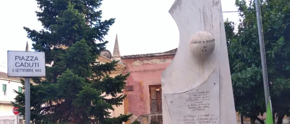 Quando i Cannoni Parlarono: La Strage di Rizziconi e il Volto della Guerra