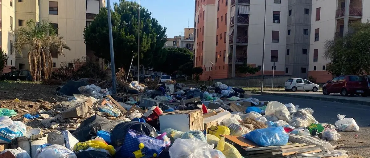 Il doppio volto di Reggio, due turisti italo-canadesi: «Città bella che paga l'alto prezzo dell'abbandono»