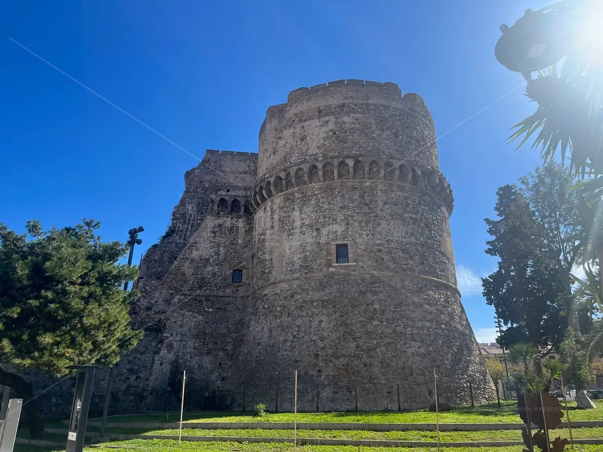 Reggio, al Castello Aragonese la mostra fotografica «I volti della povertà in carcere»
