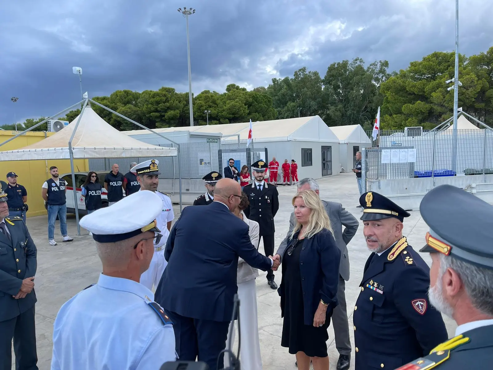 Emergenza sbarchi, a Roccella visita a sorpresa del prefetto Laura Lega