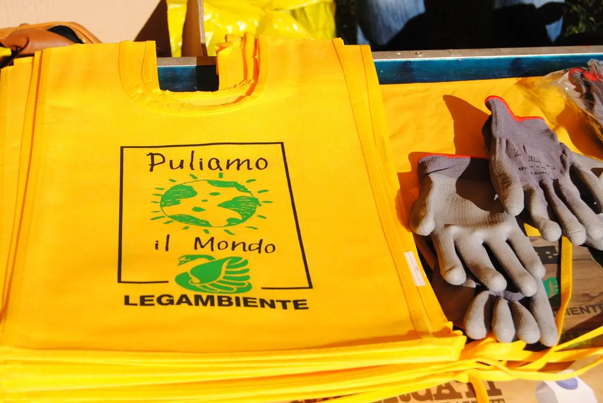 Al via la 32esima edizione di “Puliamo il Mondo” di Legambiente con tappe anche in Calabria
