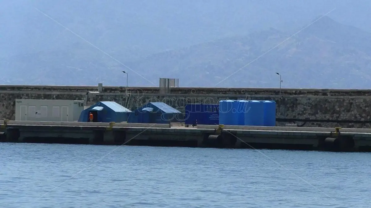 Porto di Reggio, inaugurato in sordina il nuovo hotspot per la prima accoglienza dei migranti? VIDEO
