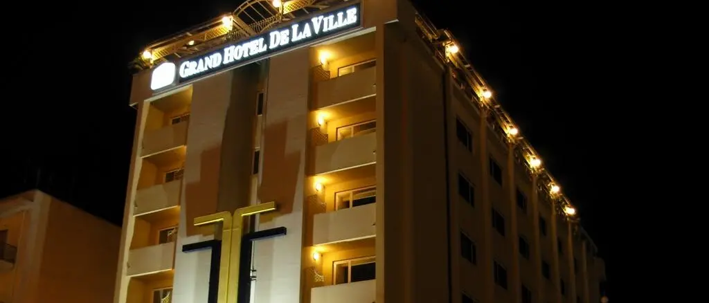 Migranti a Villa San Giovanni, Caminiti «Ipotesi Hotel de La Ville è solo per 50 e in mano al Prefetto»