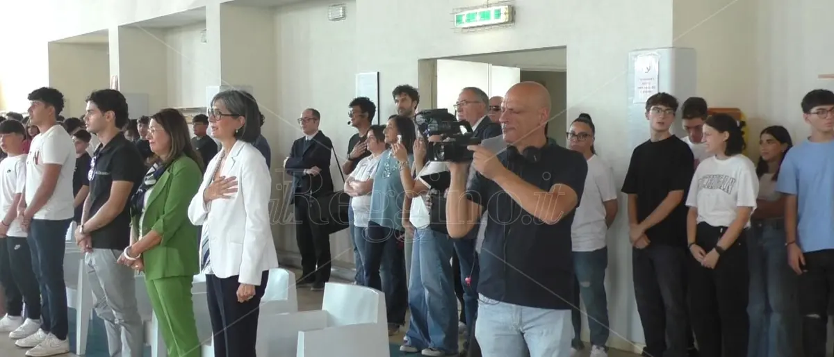 A Reggio suona la prima campanella, l’assessore regionale Caracciolo inaugura l’anno scolastico al liceo scientifico Volta - VIDEO