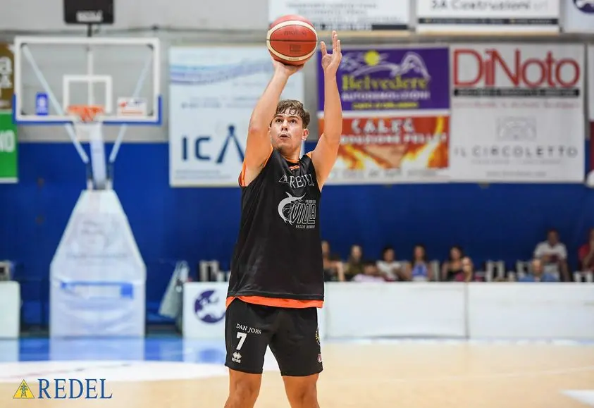 Viola, Simonetti: «La Redel ha un bel gruppo, sogno un Palacalafiore pieno»