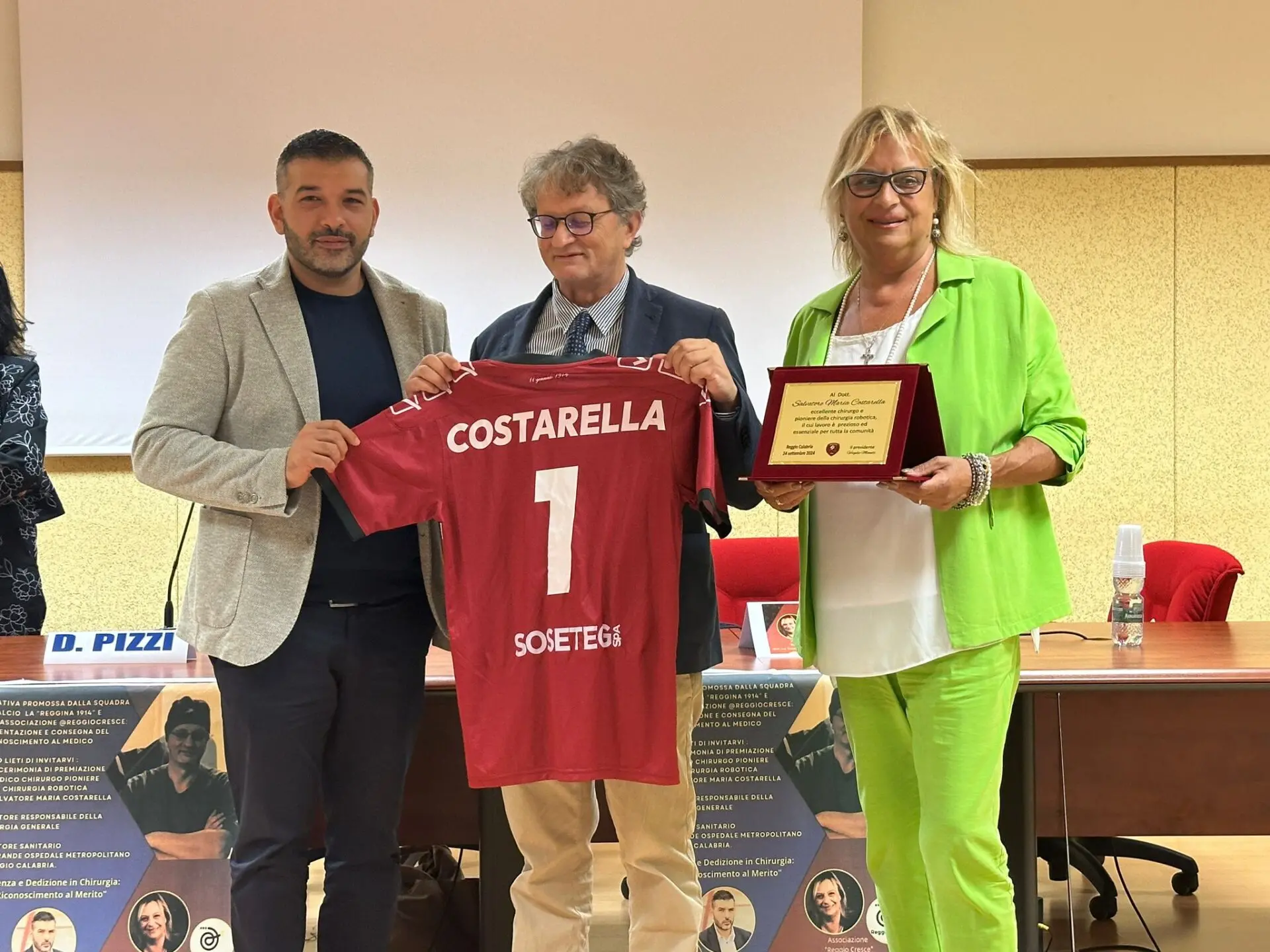 La Reggina omaggia il direttore sanitario del Gom Costarella, Minniti: «Grande professionista»