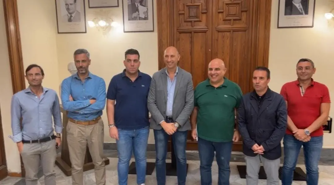 Scuole nel caos, l'opposizione all'attacco: «Situazione insostenibile»