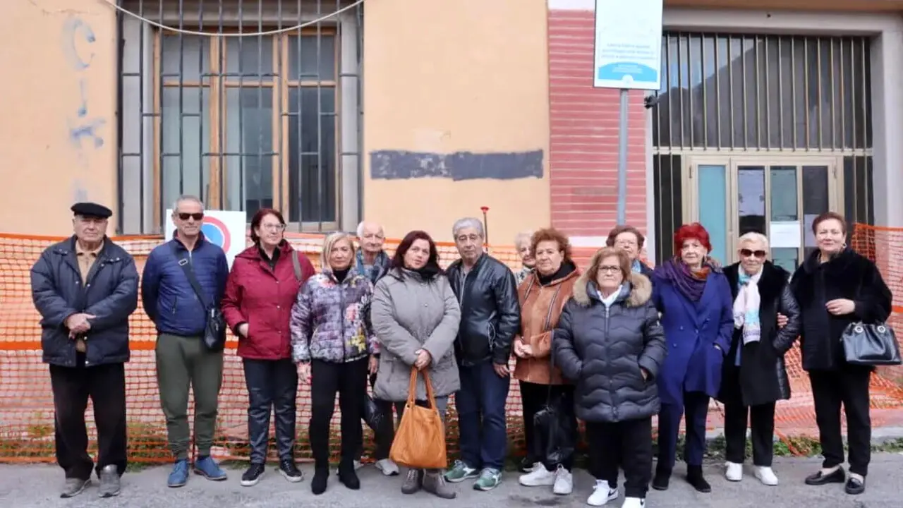 Centro Sociale di Sbarre, gli anziani: «Presi in giro, attendiamo da 7 mesi riapertura»