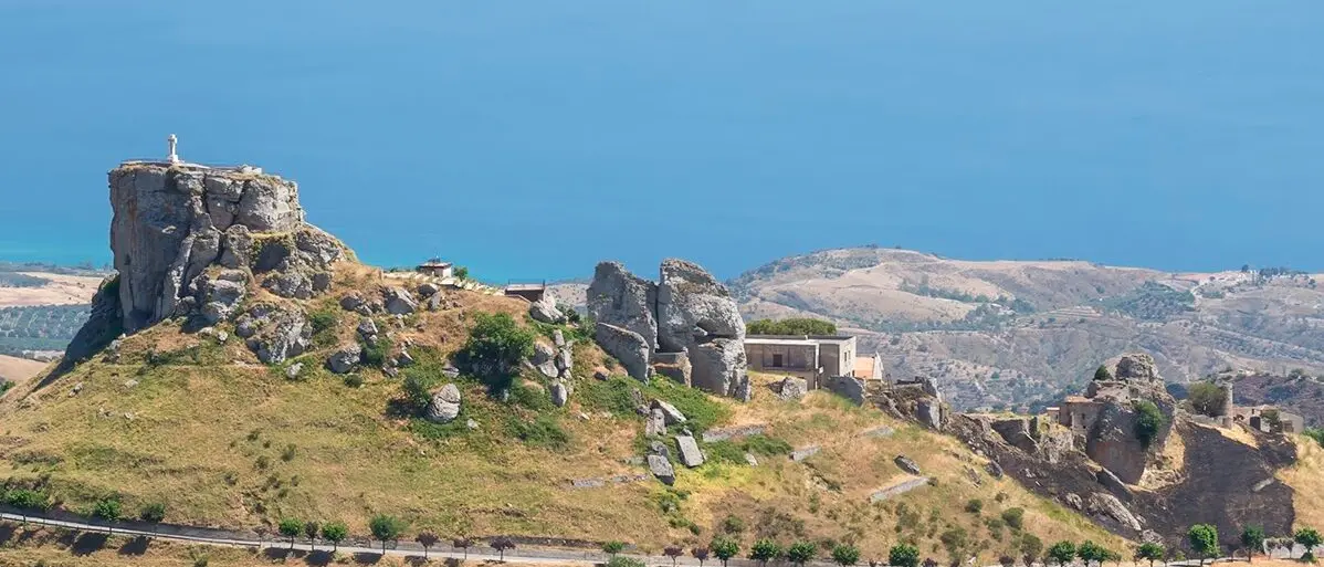 Radici greche e identità calabrese: il progetto \"Palèa Jenèa\" torna a valorizzare cultura e tradizioni nelle scuole