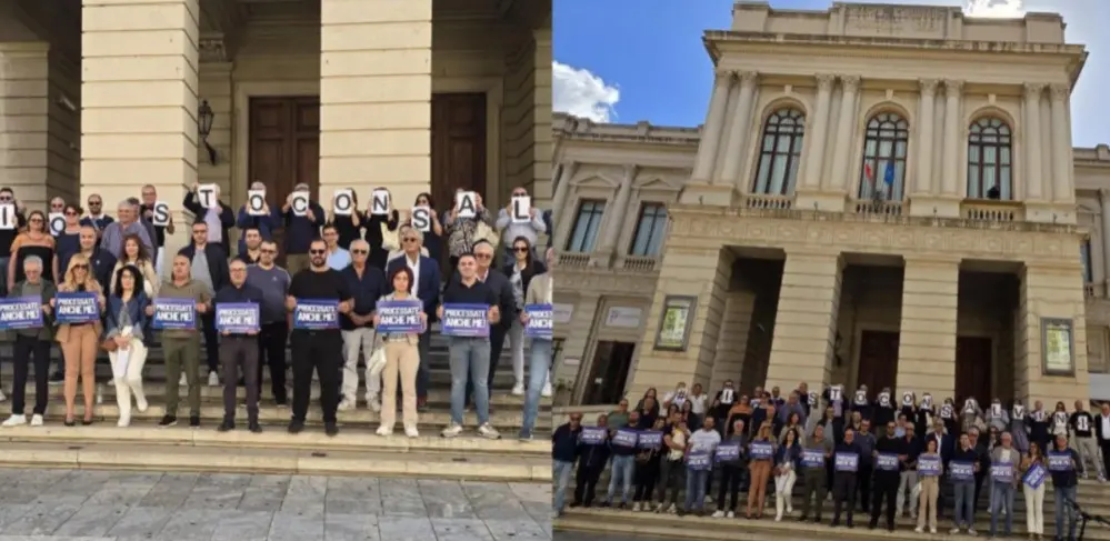 Lega, prosegue la raccolta firme a sostegno di Matteo Salvini