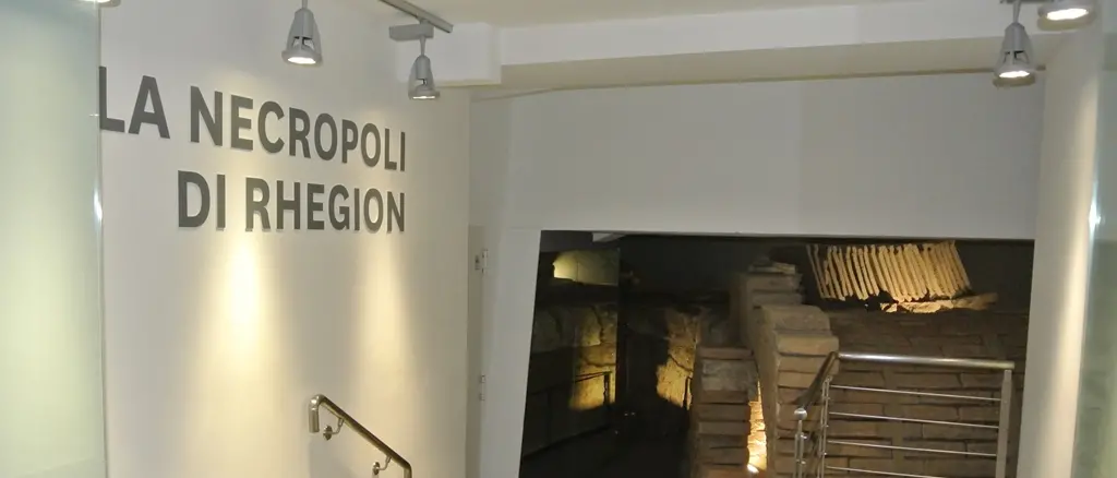 Reggio Calabria: la necropoli ellenistica del museo nazionale è un tesoro da scoprire con Enel e il Touring Club italiano