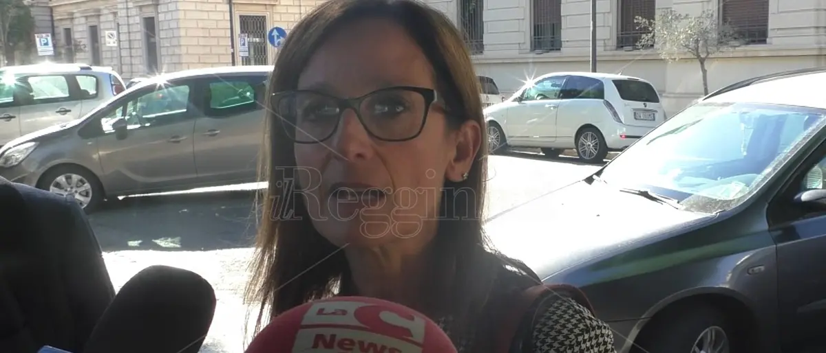 Scuola a Reggio, svolta nel caso Catona. Genitori in prefettura: «C'è l'ok della Regione, ora le soluzioni» - VIDEO
