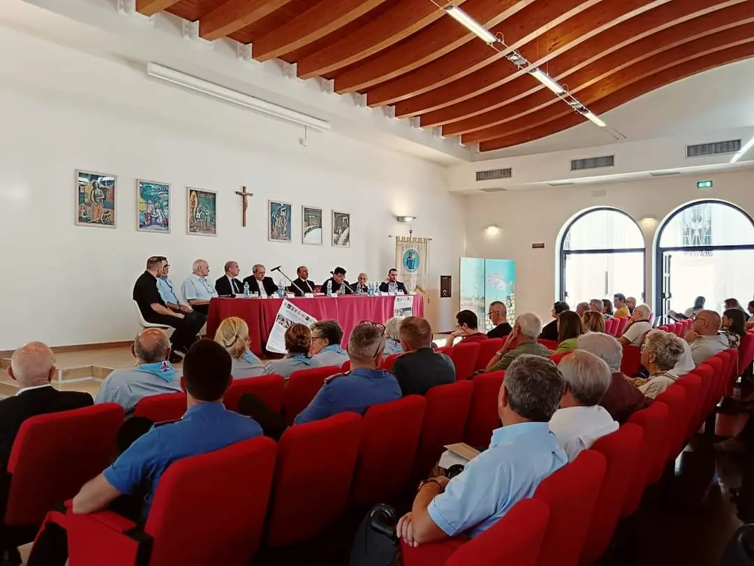 I ragazzi del liceo scientifico Zaleuco, del polo liceale, al centro pastorale