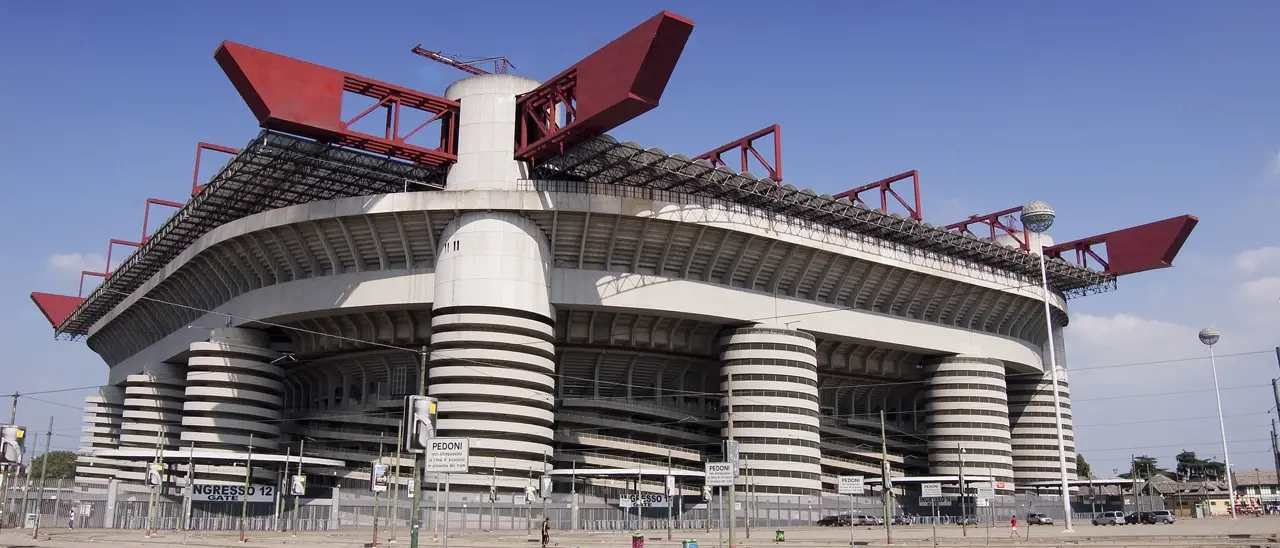 'Ndrangheta a San Siro, sotto accusa i vertici delle curve di Inter e Milan: oggi la prima udienza