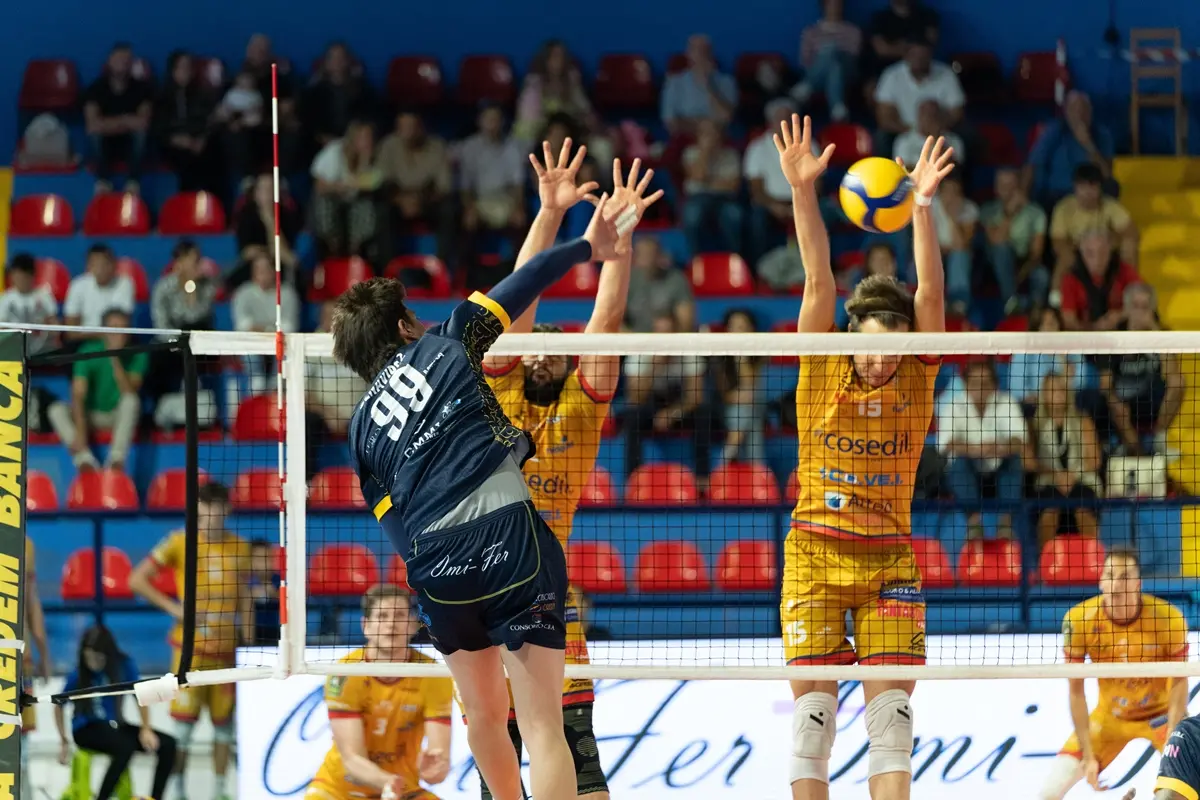 Al PalaSurace va in scena il testacoda tra la OmiFerPalmi e la Consar Ravenna